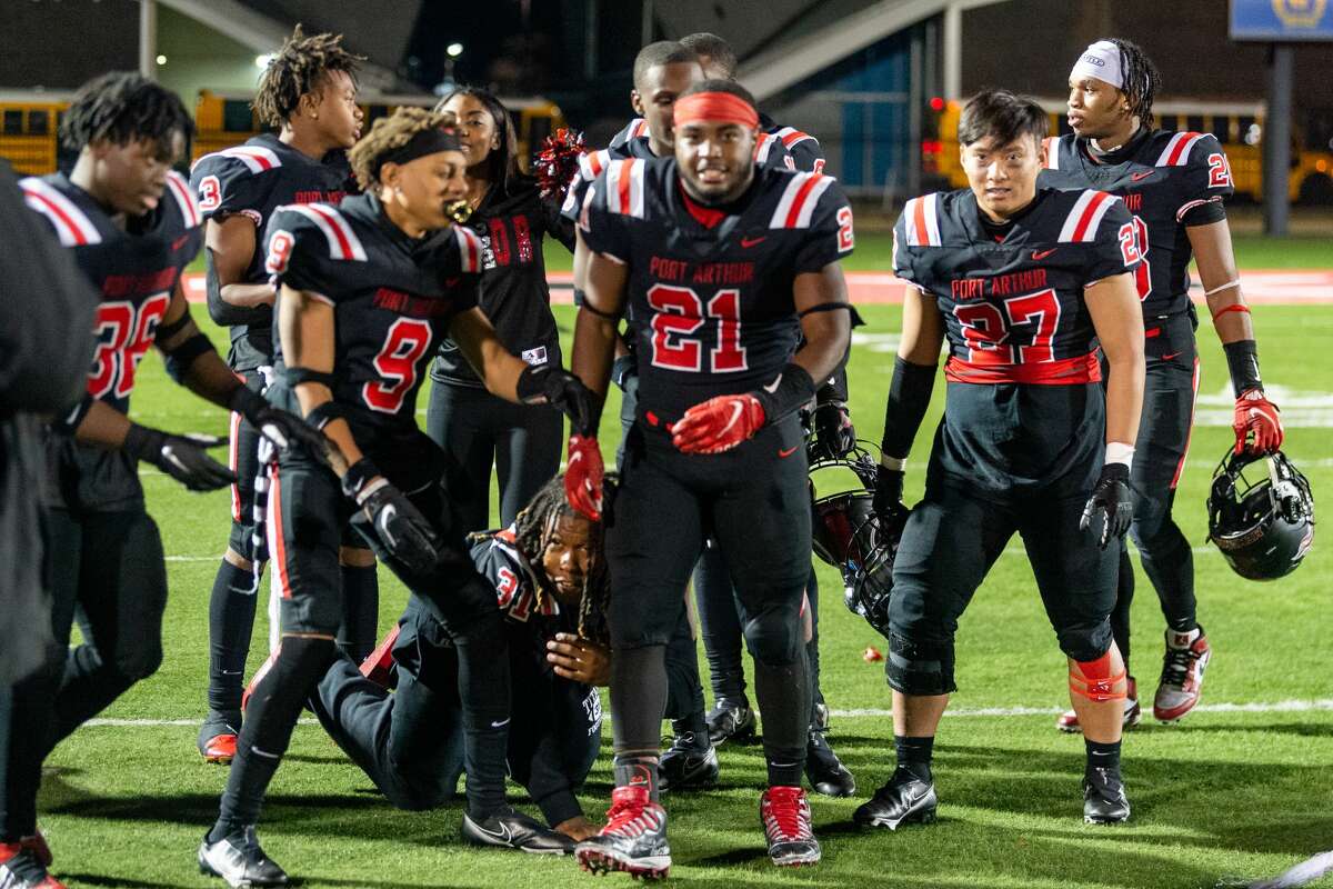 Port Arthur Memorial completes undefeated season, blows out Friendswood