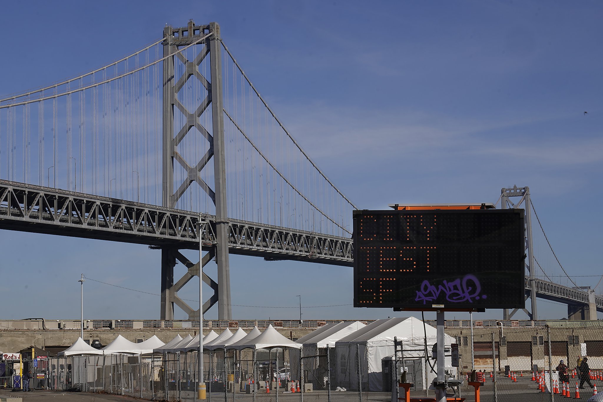 Bay Bridge traffic delays ease after protest clogs S.F.bound lanes