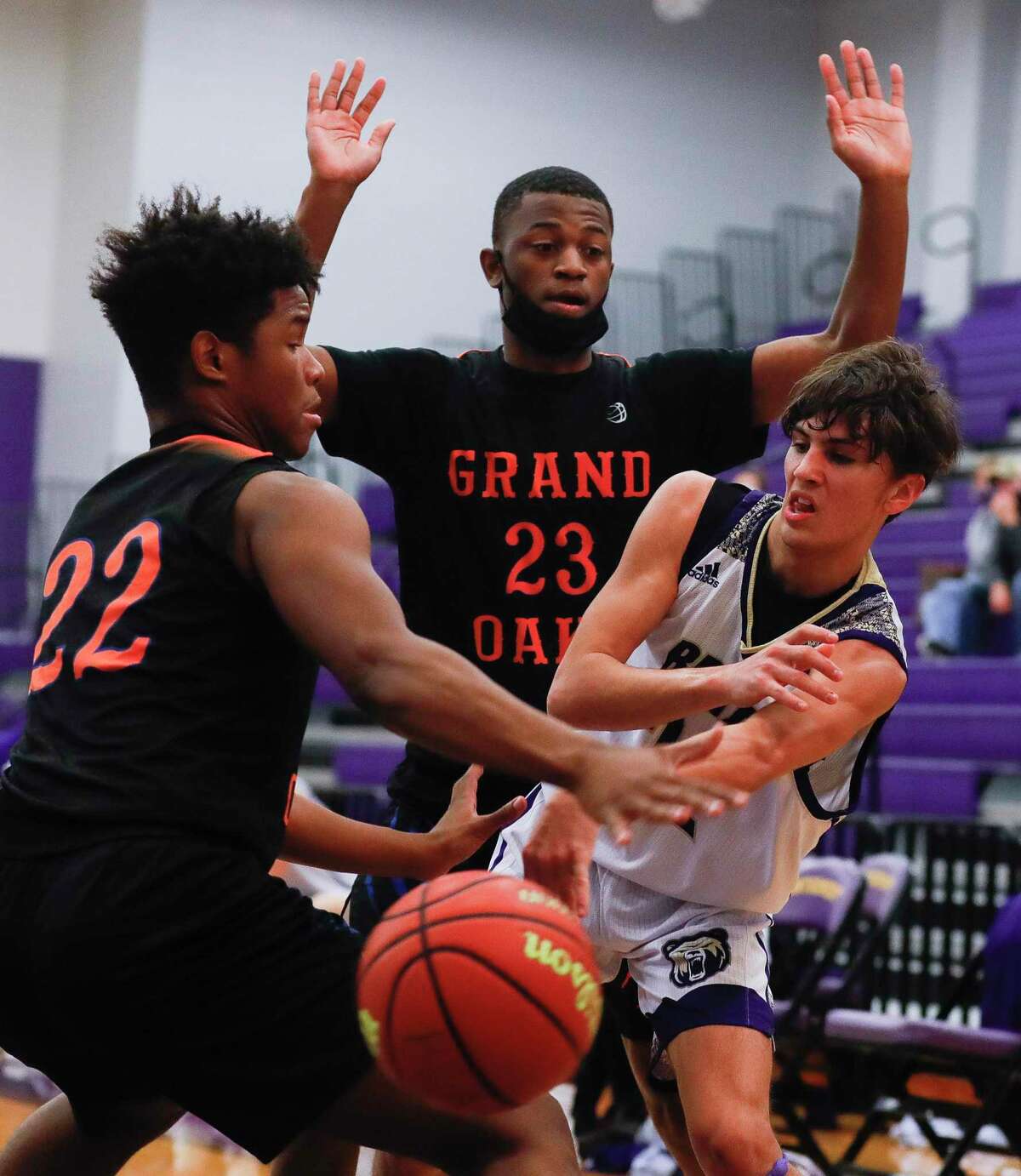 BOYS HOOPS: Grand Oaks tops Montgomery in non-district action