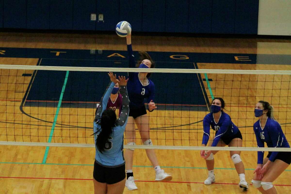 Bonecutter, Wisniski named allregion for Onekama volleyball