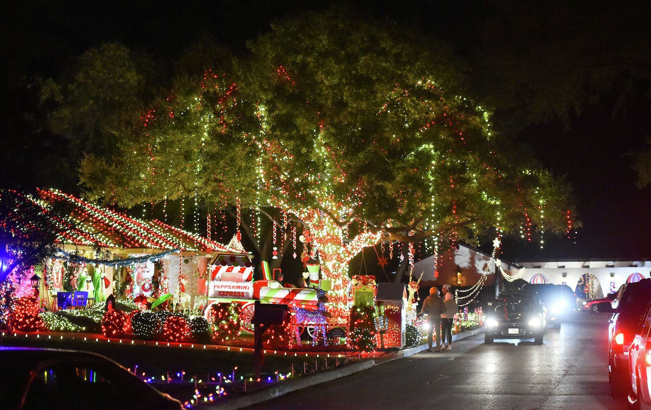 Holiday displays dazzle the eye and lift spirits as Windcrest Light Up celebrates 62 years on