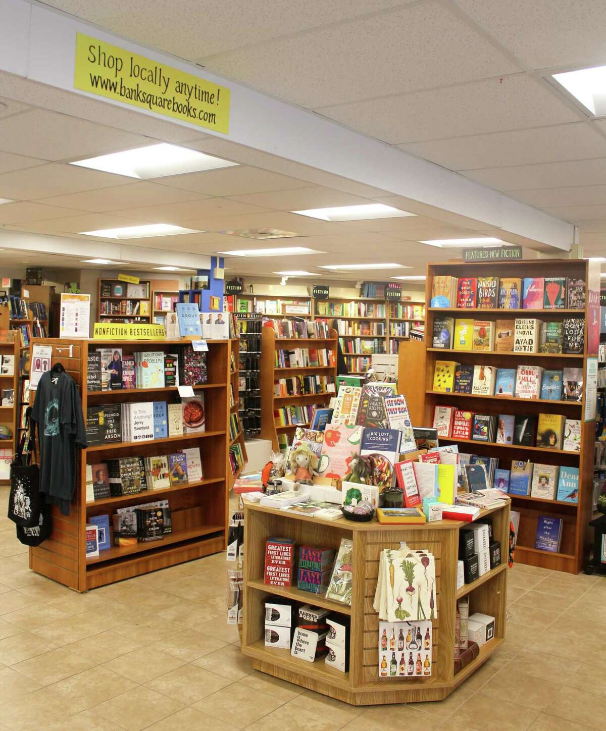 New independent book stores have been opening around CT