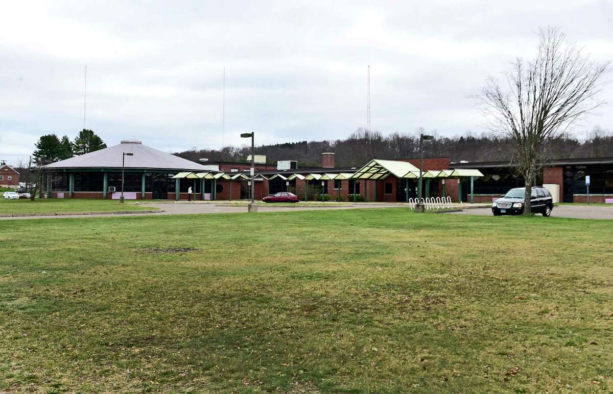 Leaky roofs first, then 'mission critical' improvements in Hamden schools