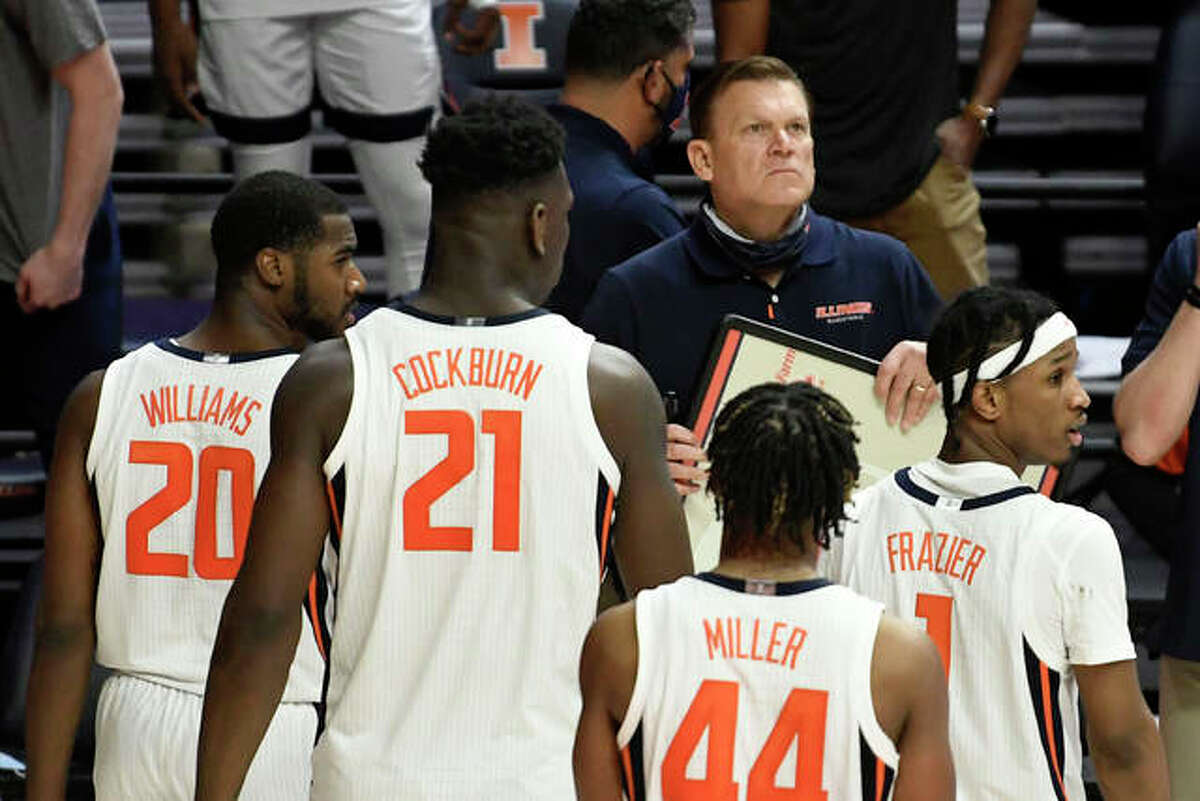 Illinois head coach Brad Underwood takes a critical time out late in the second half of an NCAA college basketball game against Ohio, Friday, Nov. 27, 2020, in Champaign, Ill.