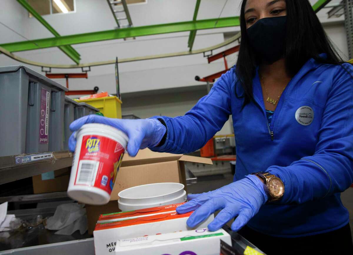Hungry Houstonians turn to food bank for help during COVID19 pandemic