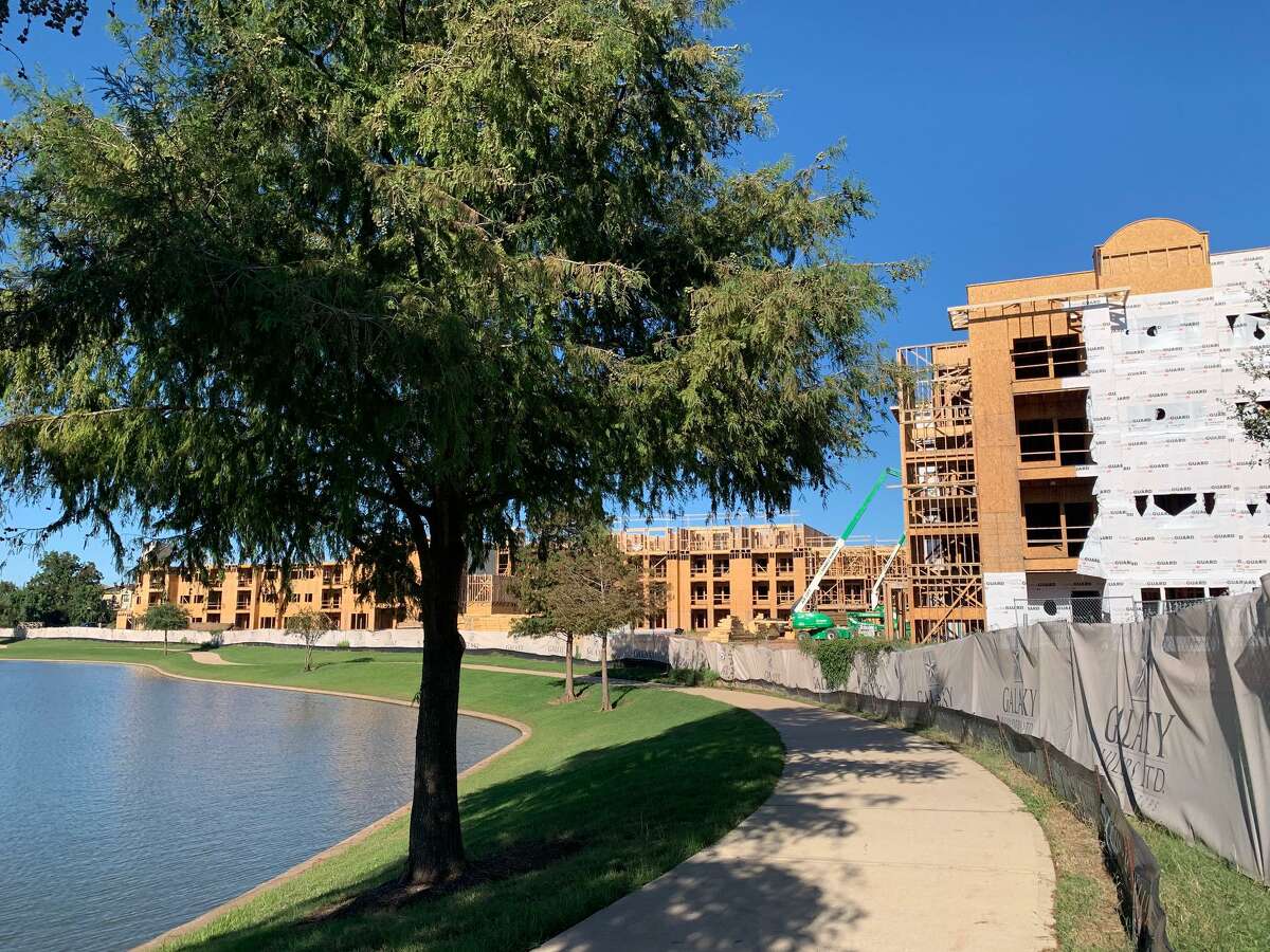A Houston-based partnership made up of partners from Buckhead Investment Partners and Zane Segal Projects is developing Arista Riverstone, a 142-unit active adult apartment community at 18401 University Blvd. in Sugar Land.