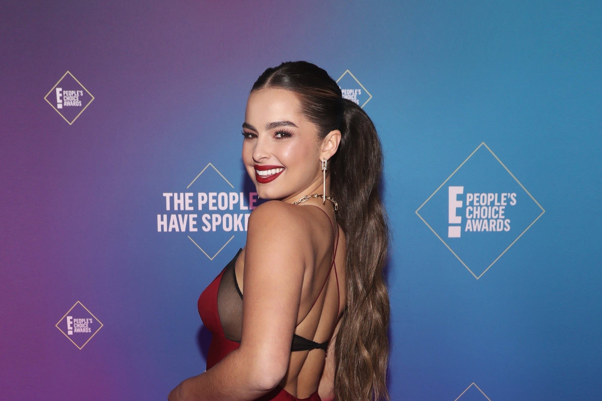 Addison Rae Tells Us (and Her 70 Million TikTok Followers) Why She's Shopping Small This Holiday Season - Vimarsana News