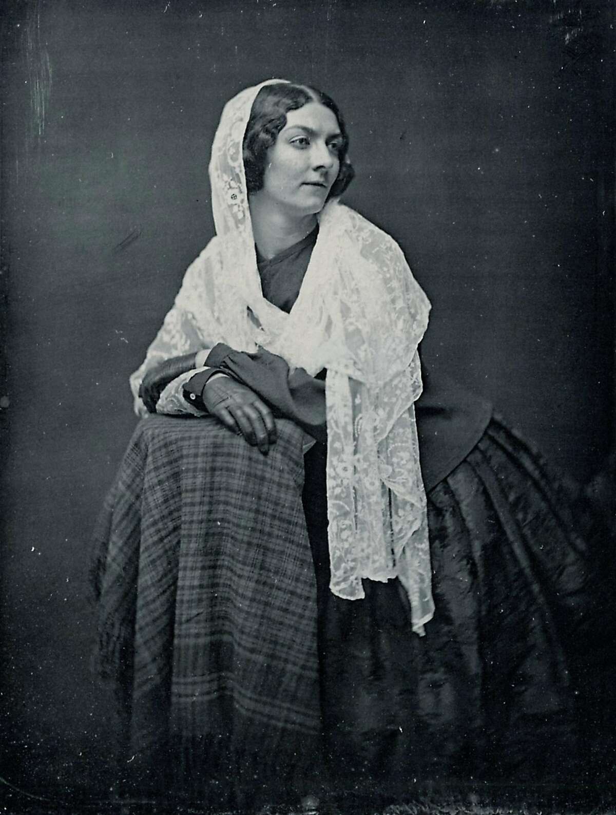 A daguerreotype of Lola Montez, taken in 1851. Montez took a young Lotta Crabtree under her wing and taught her song and dance routines.