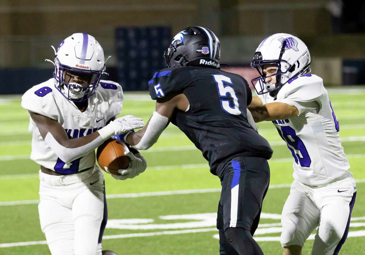 Dekaney eliminates Willis in bi-district round