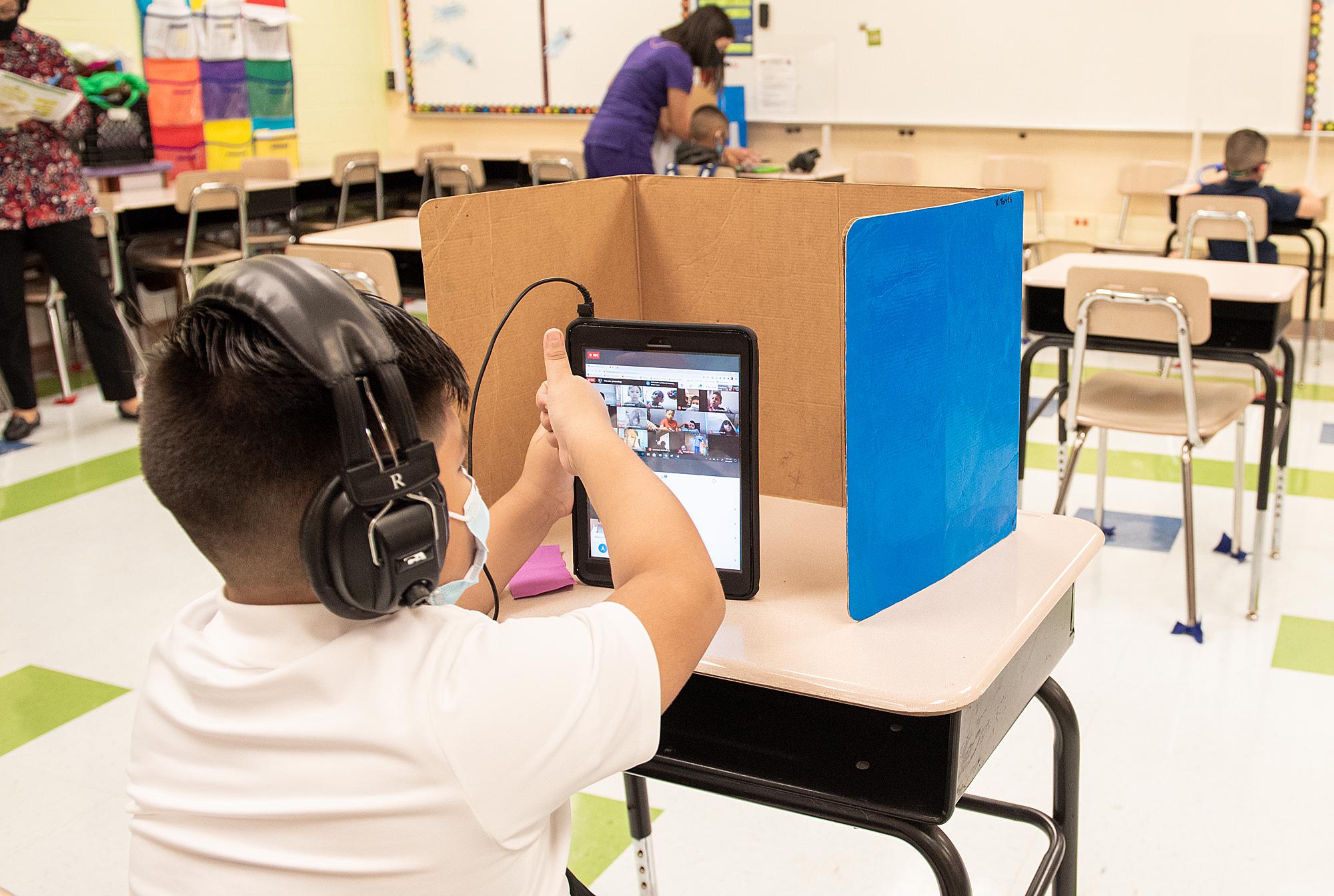 Laredo education leaders discuss impact of Abbott's decision - Vimarsana News
