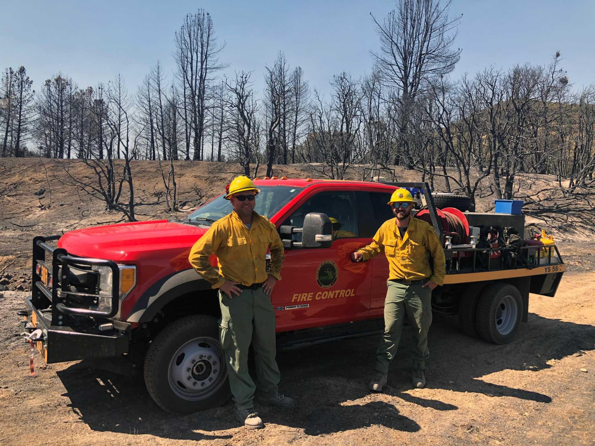 Firefighters return to Michigan after helping with historic western wildfire season - Vimarsana News