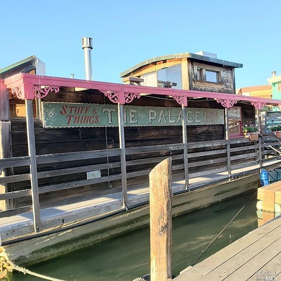 One of the oldest Sausalito houseboats is for sale - Vimarsana News