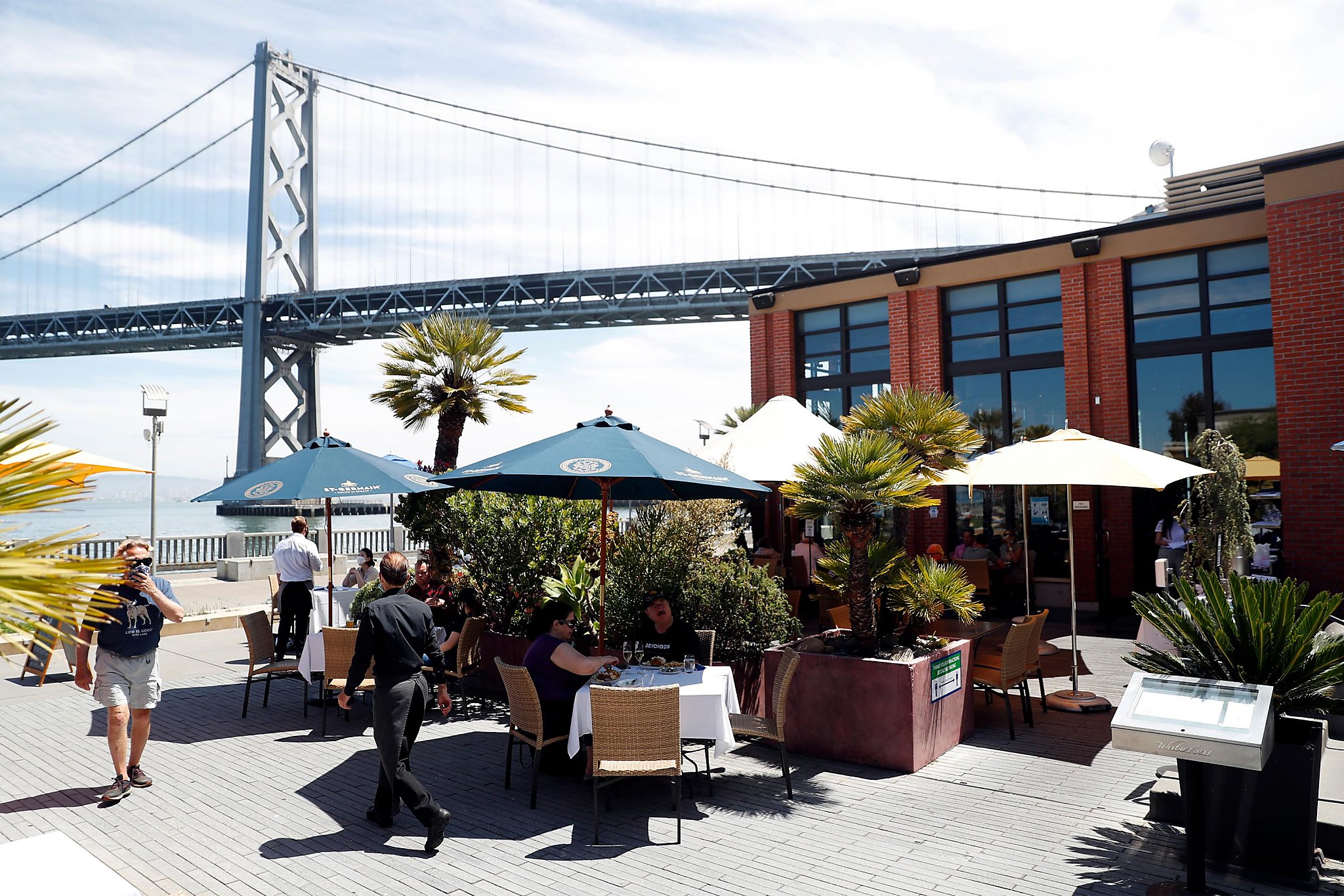 Bay Area diners are still eating outside restaurants, whether businesses want it or not - Vimarsana News