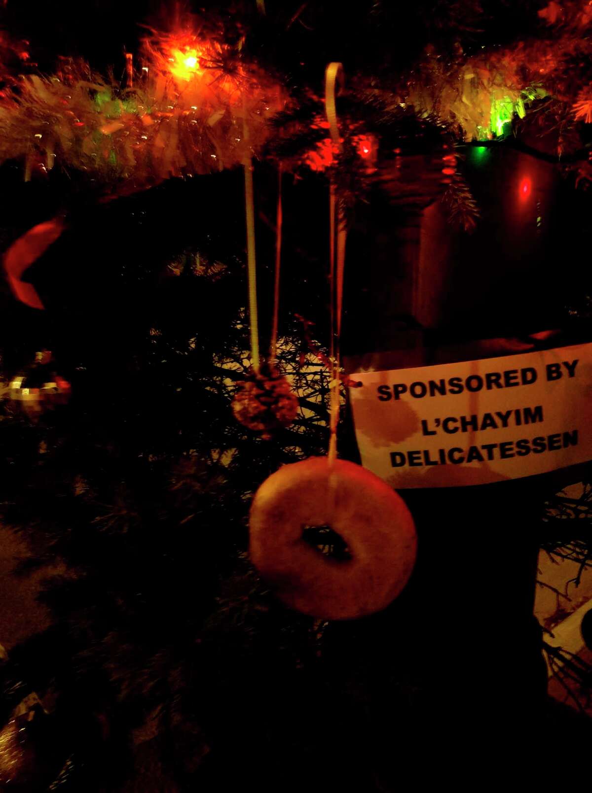 Beulah businesses decorate for the holiday season