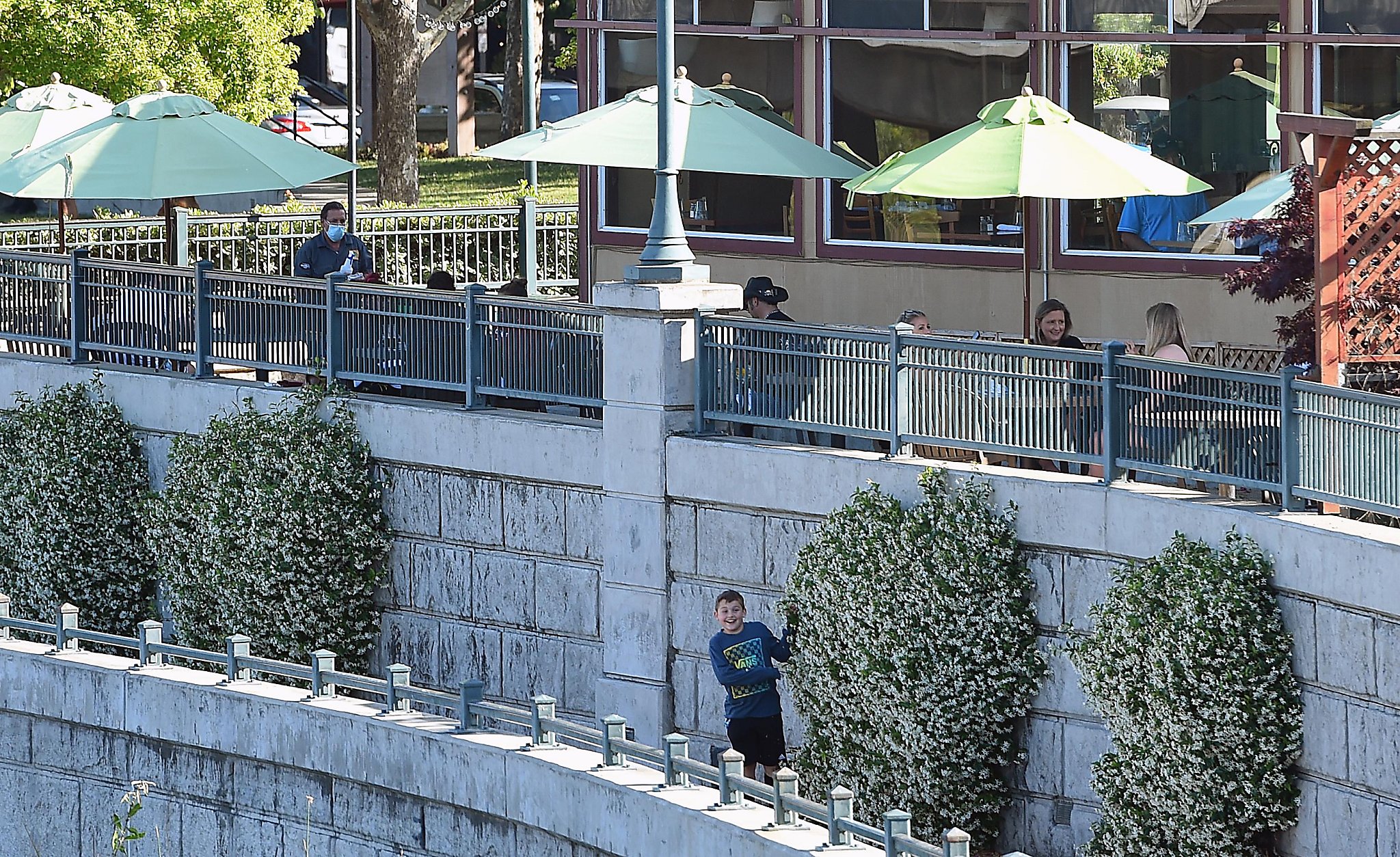 Here's where outdoor dining is allowed in the Bay Area. But maybe not for long - Vimarsana News