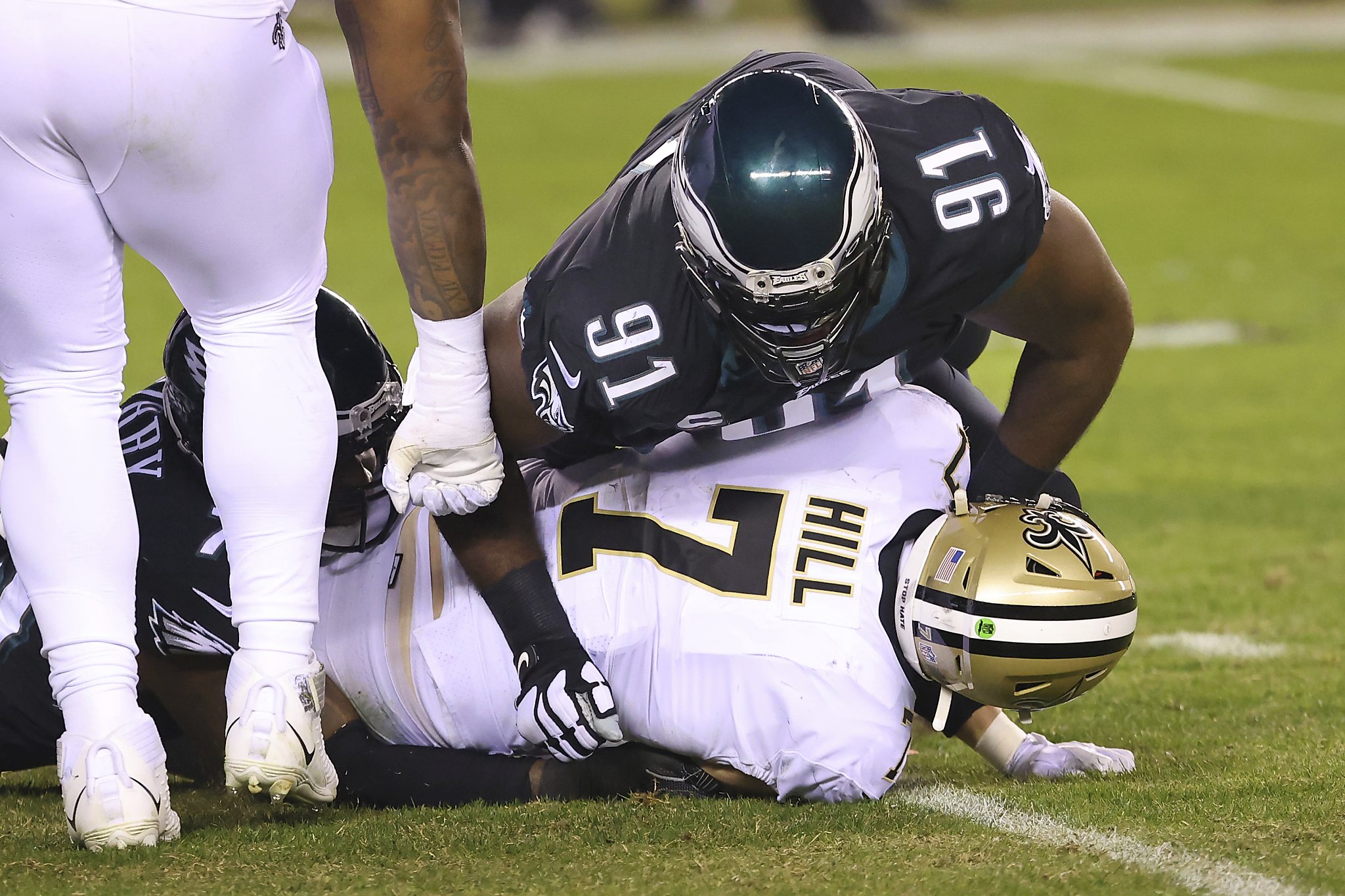 Eagles slammed for bring back 'in decline' Fletcher Cox 