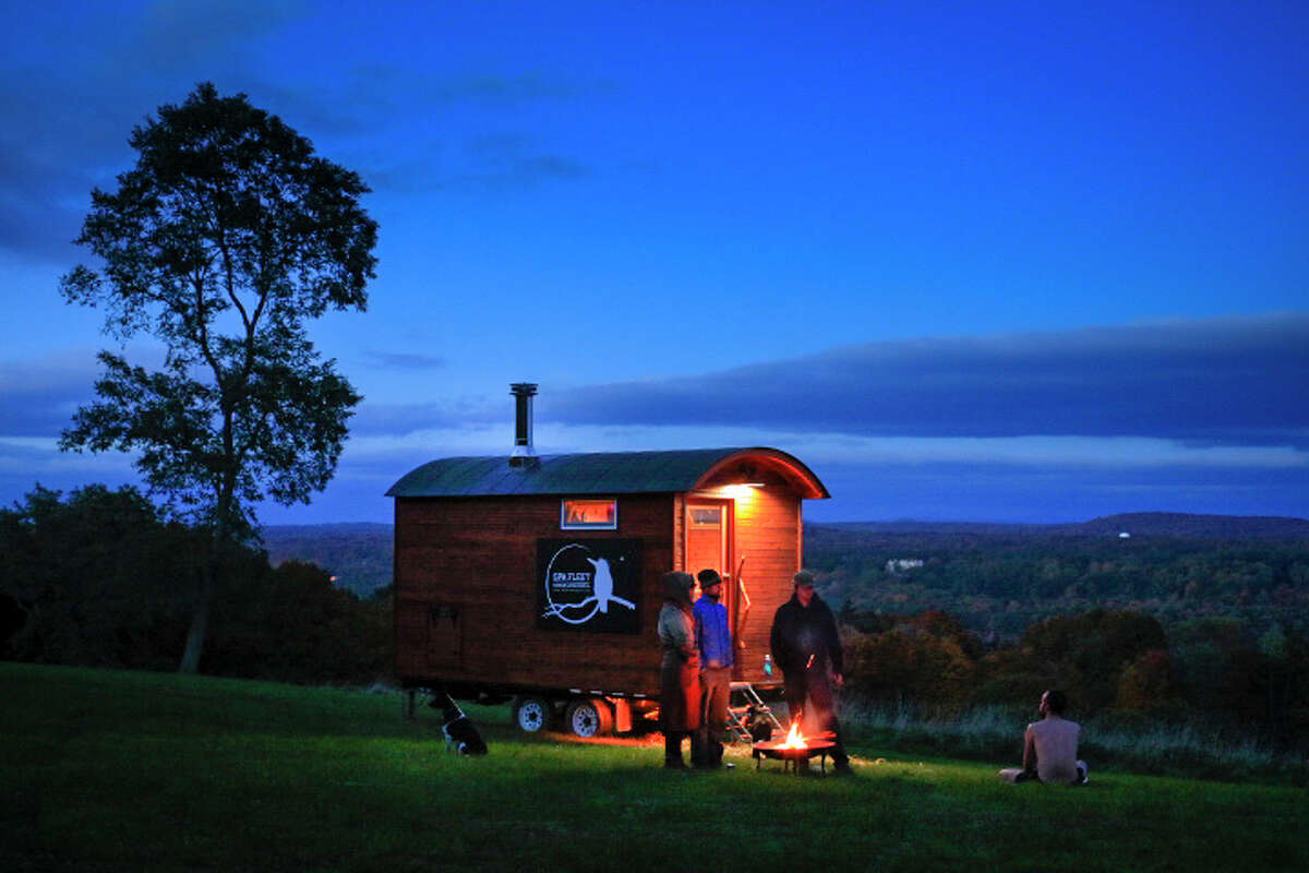 Spa Fleet is a traveling sauna, available for overnight, weekend, and longer-term rentals. Based in the Mid-Hudson Valley, Spa Fleet serves New York's Hudson Valley, Capital Region, Catskills, Connecticut and beyond.