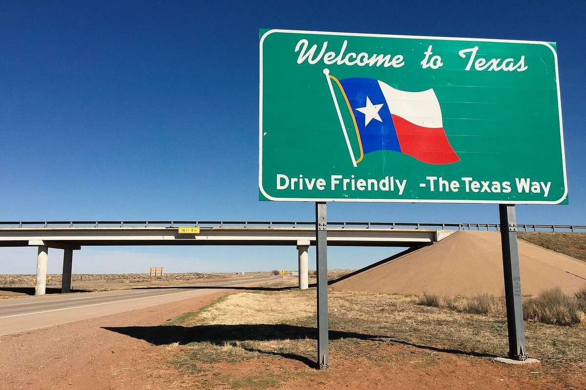 A 'Welcome to Texas' sign along eastbound Interstate 40 entering Deaf Smith County from Quay County, New Mexico.