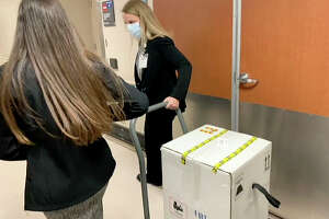 Houston's first COVID-19 vaccine arrives at MD Anderson