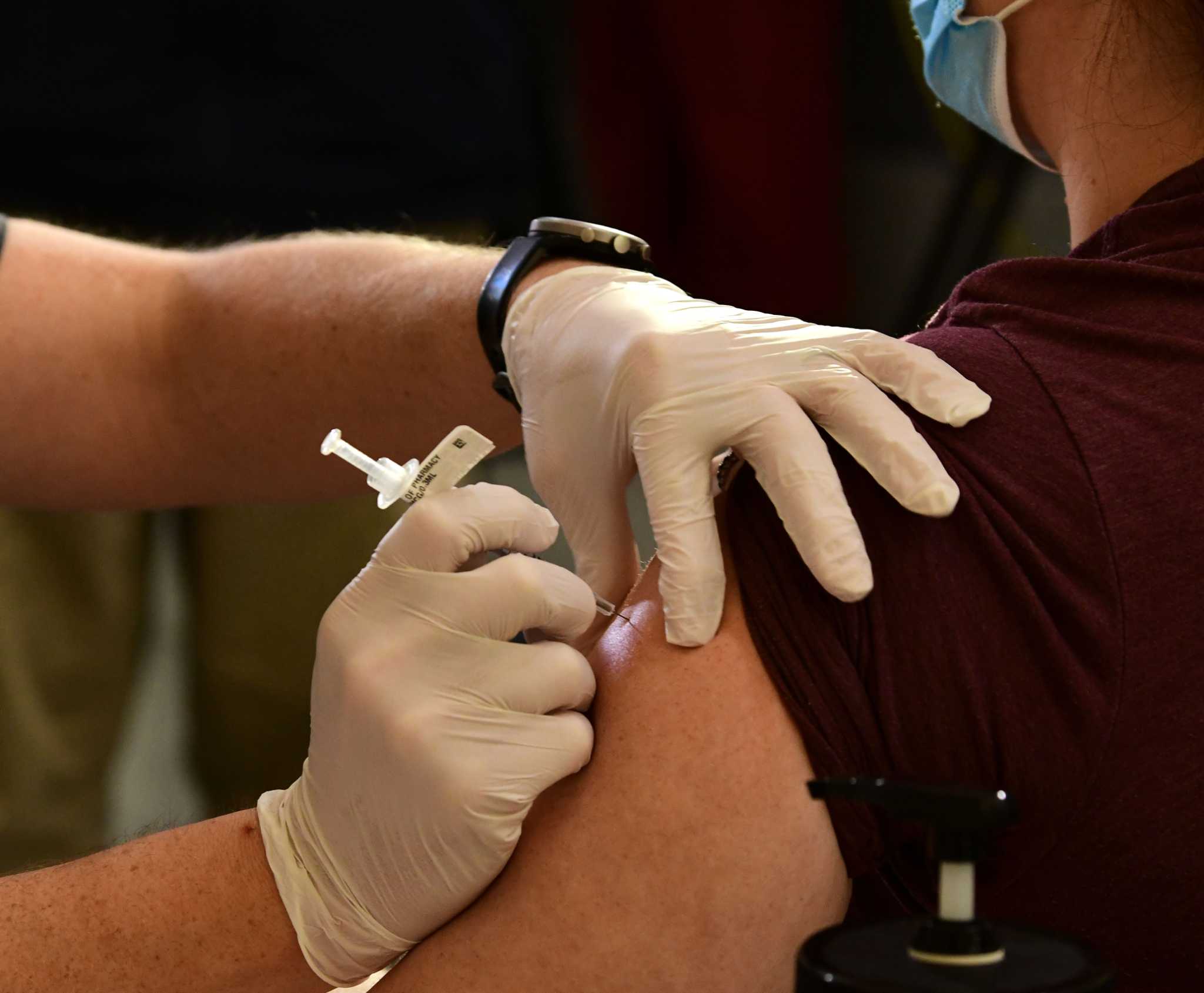 State accuses unvaccinated nurses of incompetence, misconduct - Vimarsana News