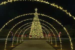 A place to go to see holiday lights aglow in Pearland