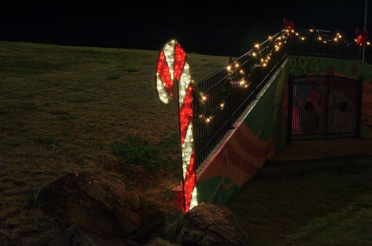 A place to go to see holiday lights aglow in Pearland