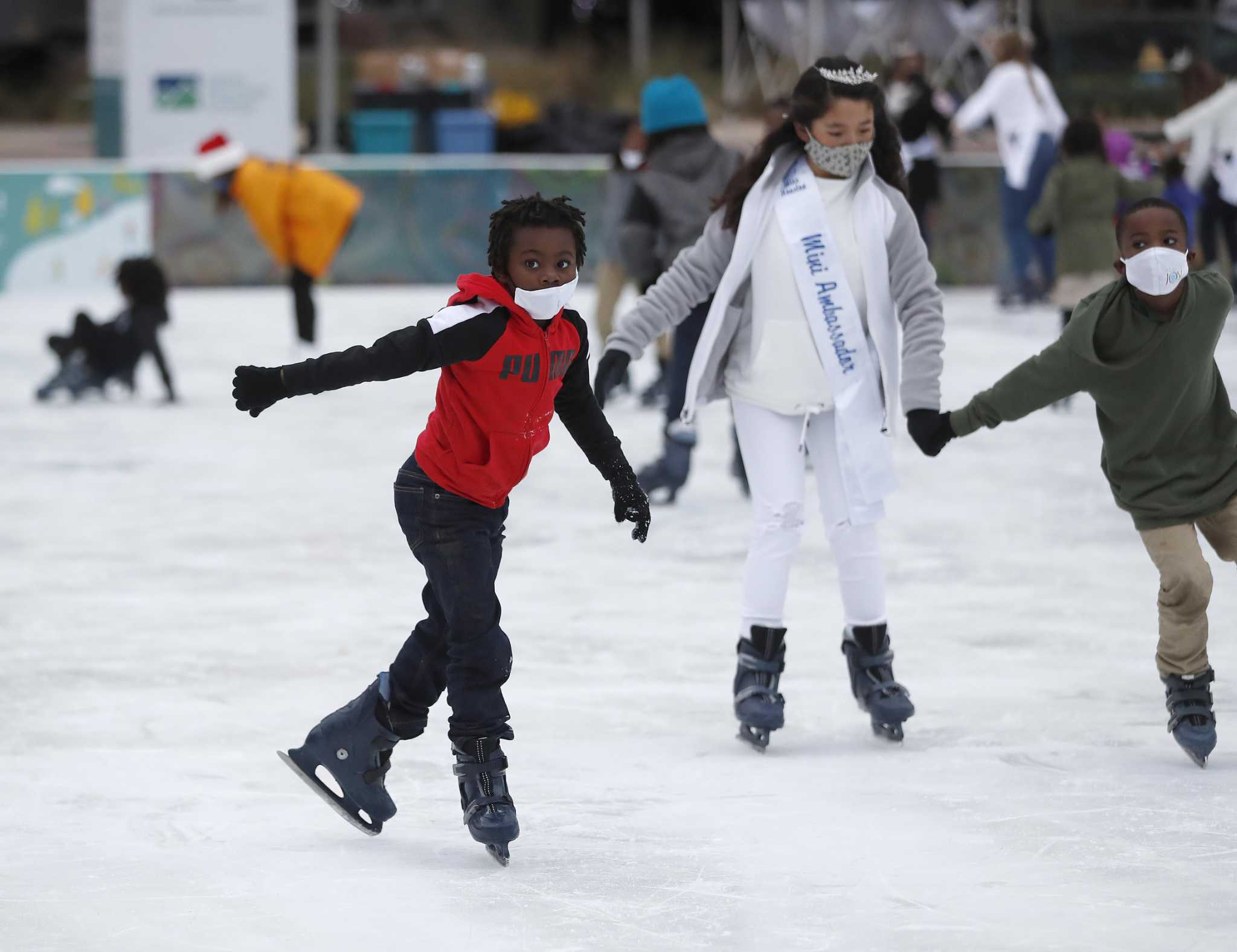 Pandemic doesn't steal the fun at Year of Joy holiday skating party - Vimarsana News