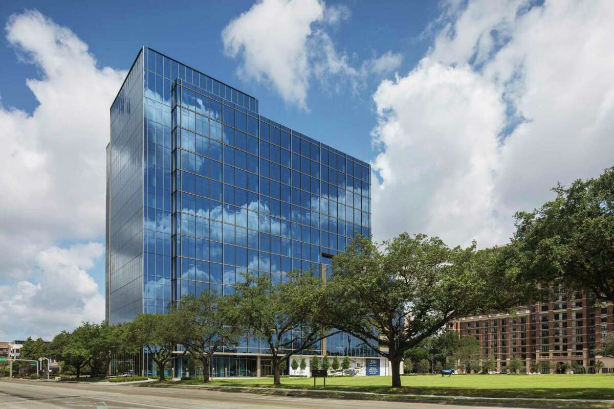 Stonelake Capital Partners has executed a lease with JLL for 81,999 square feet in the 200 Park Place building at at 4200 Westheimer. The JLL name and logo will be displayed at the top of the 15-story tower.