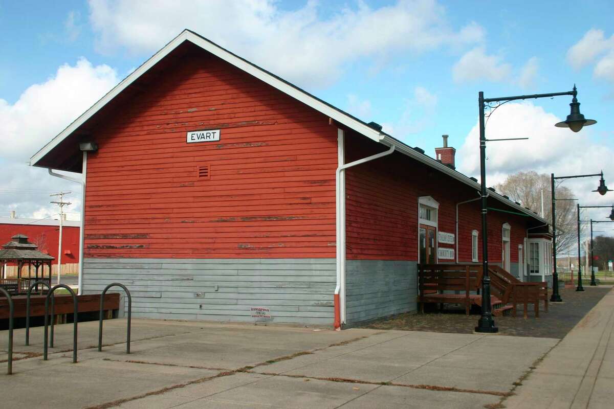 Peeling paint can be seen on the exterior of the Evart Depot building. The city is seeking bid proposals for the exterior restoration of the building. (Herald Review file photo)