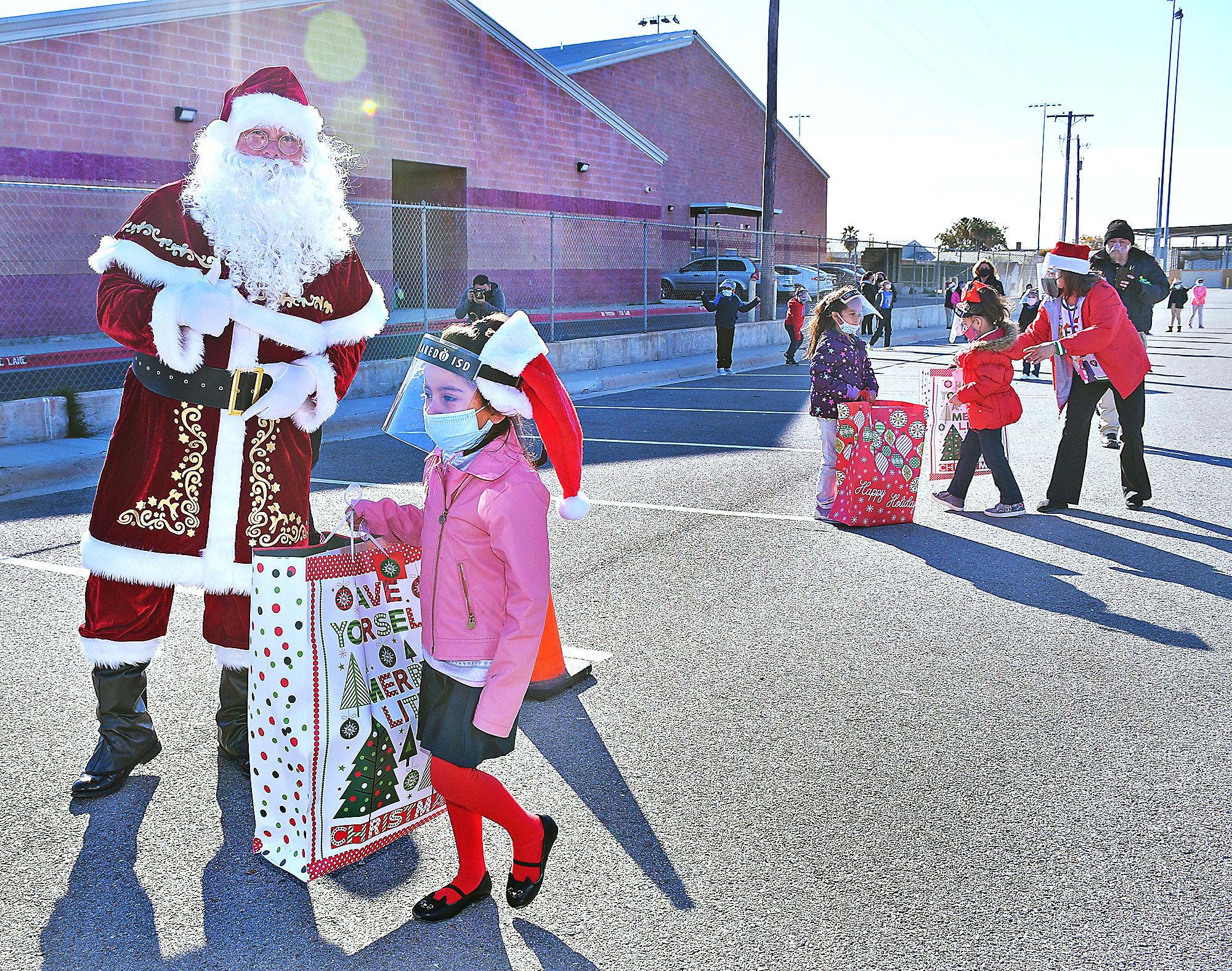 Angel of Hope gives gifts to LISD students in need