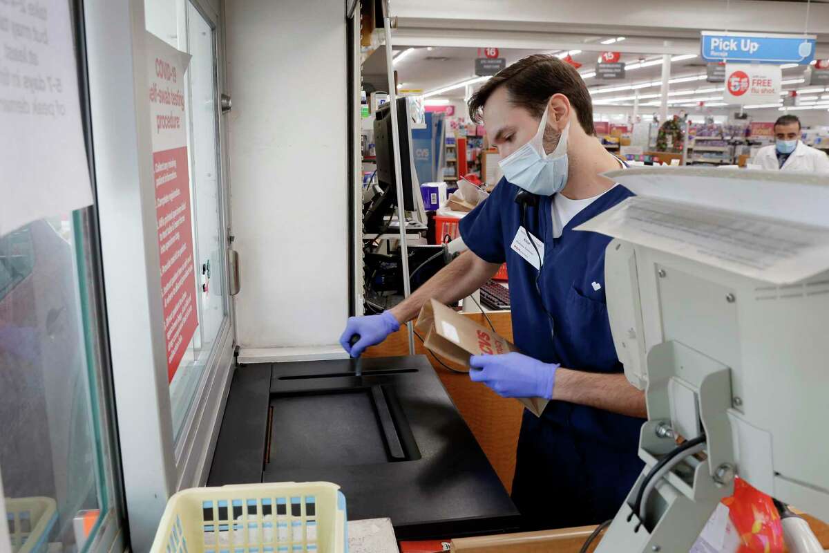 Pharmacy retailers CVS, Walgreens hiring thousands for help with COVID