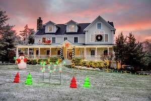 Fundraiser for Ridgefield’s Founders Hall lights up the town