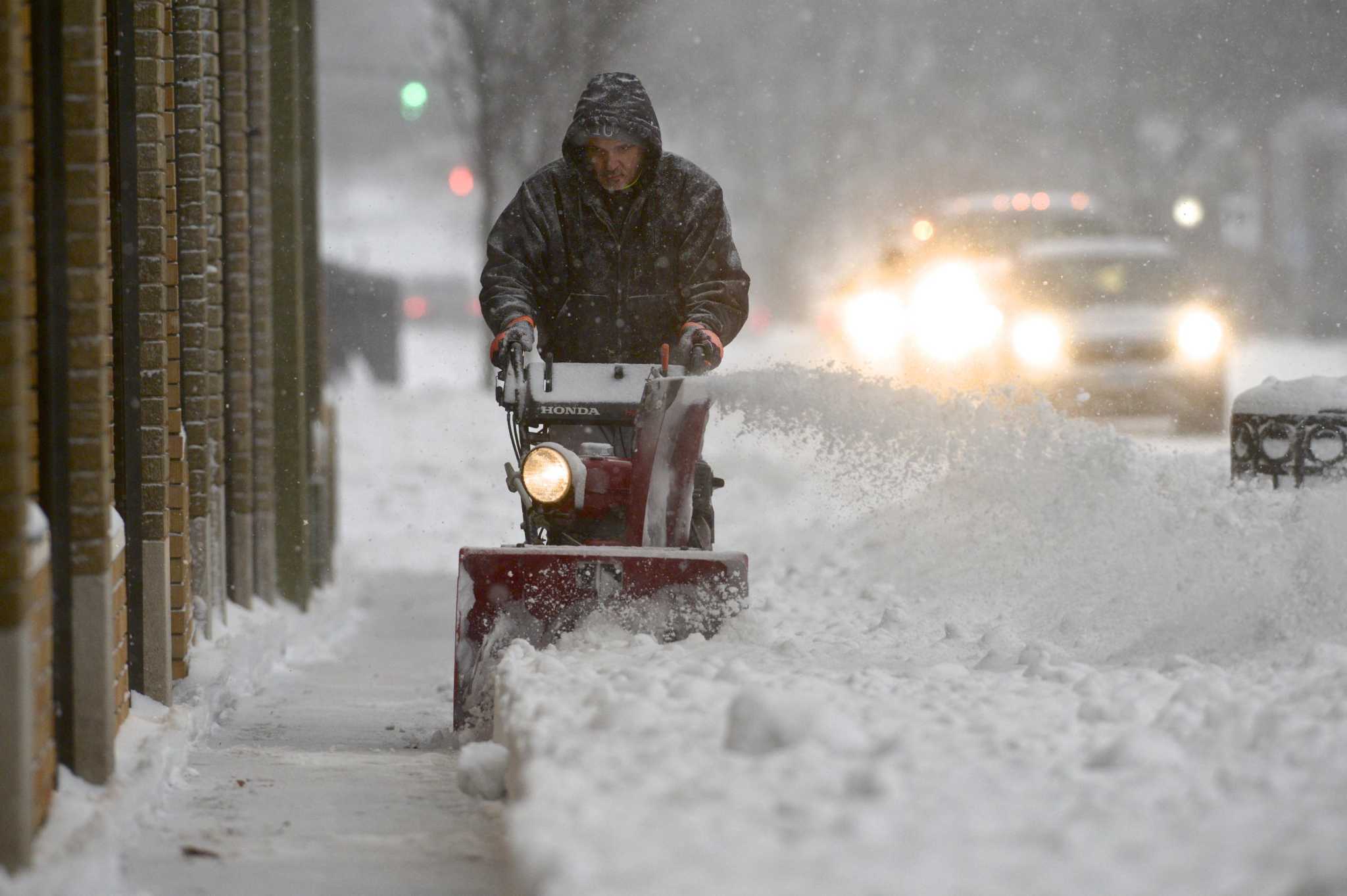 Nearly a foot of snow hits Danbury area overnight, bringing region to a halt - Vimarsana News