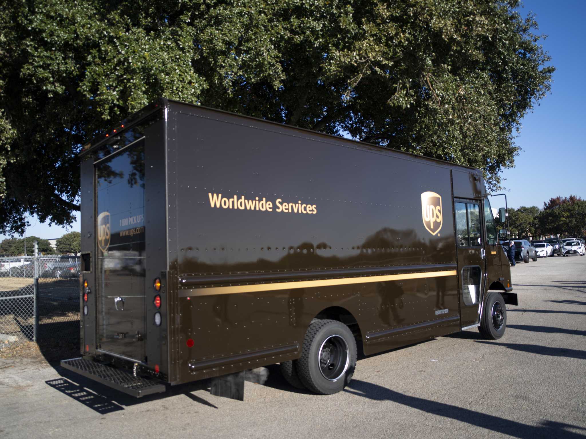 UPS hiring more than 3,000 seasonal workers in Houston to prepare for