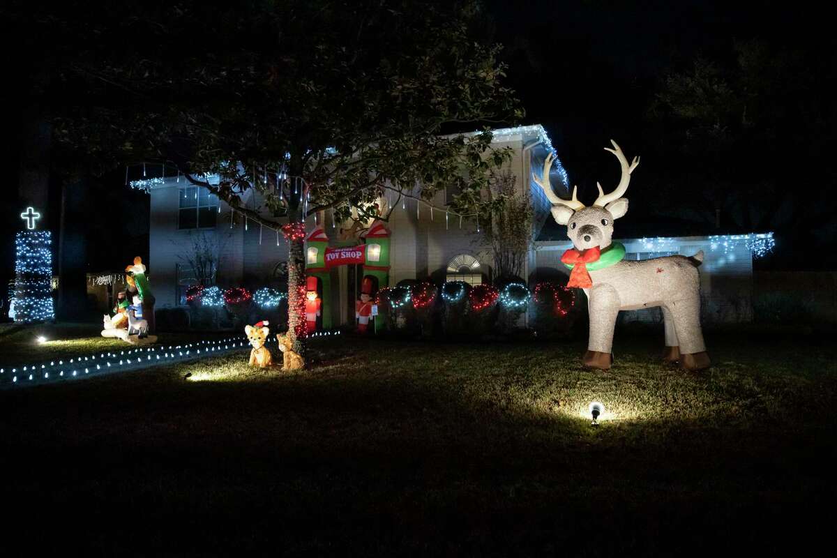 Prestonwood Forest homes glow bright for Nite of Lites in northwest Houston