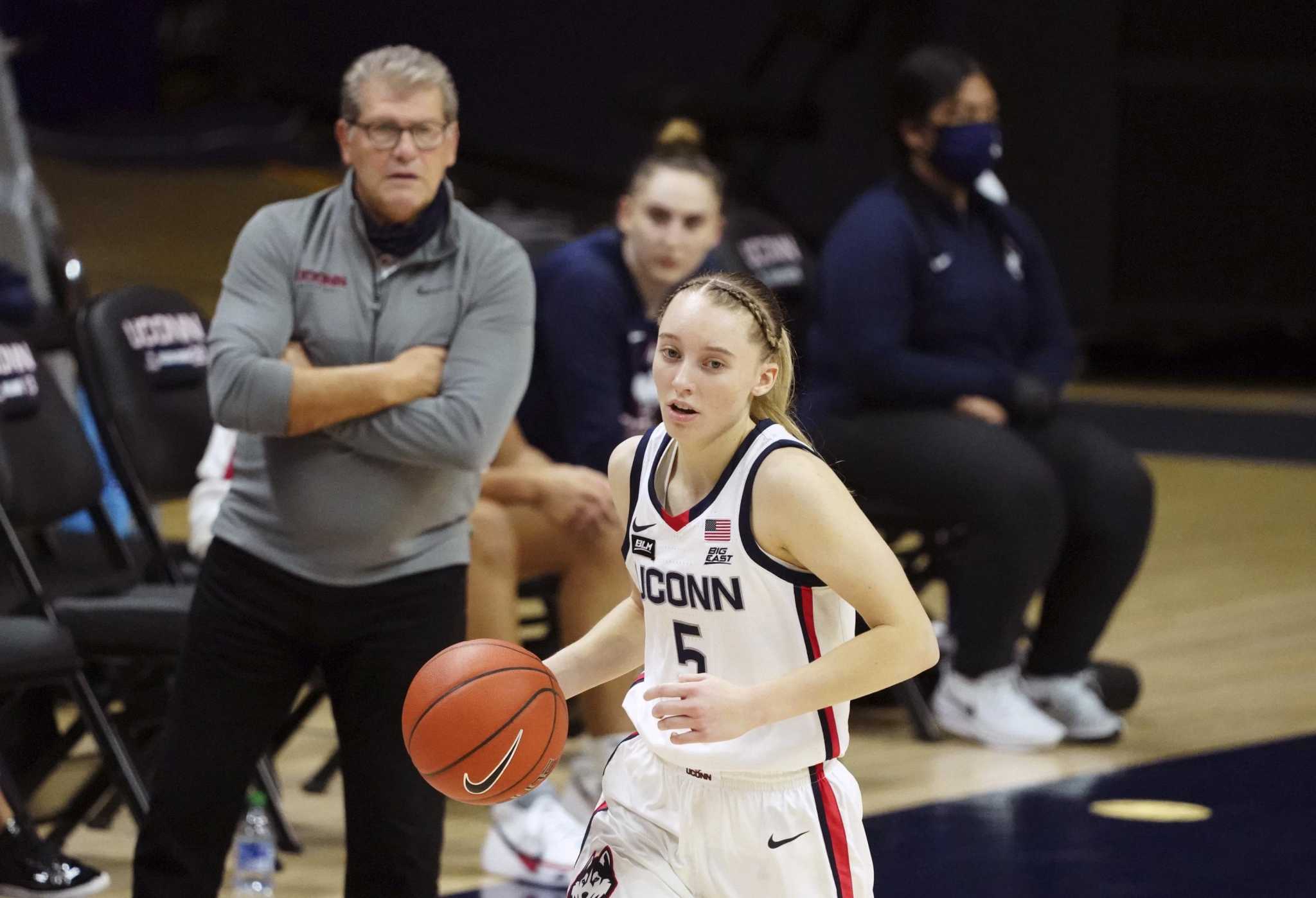 UConn’s Geno Auriemma to freshman Paige Bueckers: Shoot!