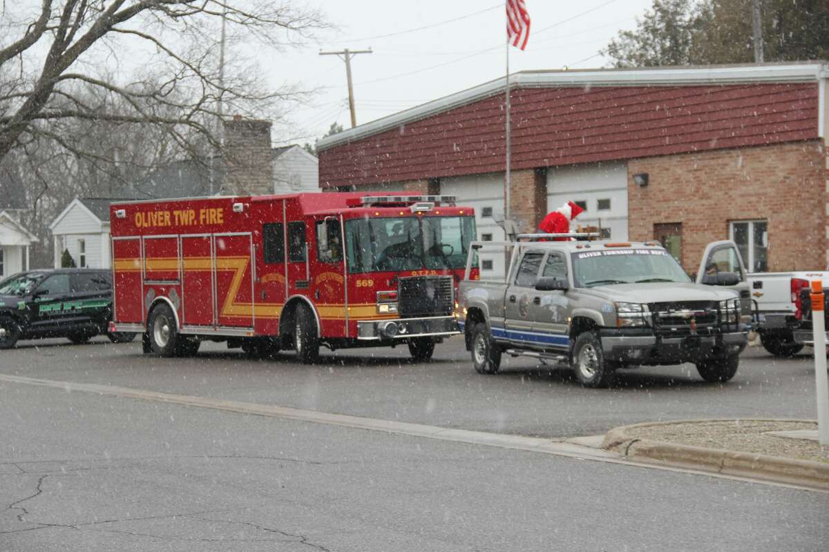 Santa Claus made a special visit to Elkton on Saturday afternoon, saying hello to the kids in the village. Santa was escorted by an Oliver Township fire truck, Elkton Police cars, and other cars handing out bags of candy.