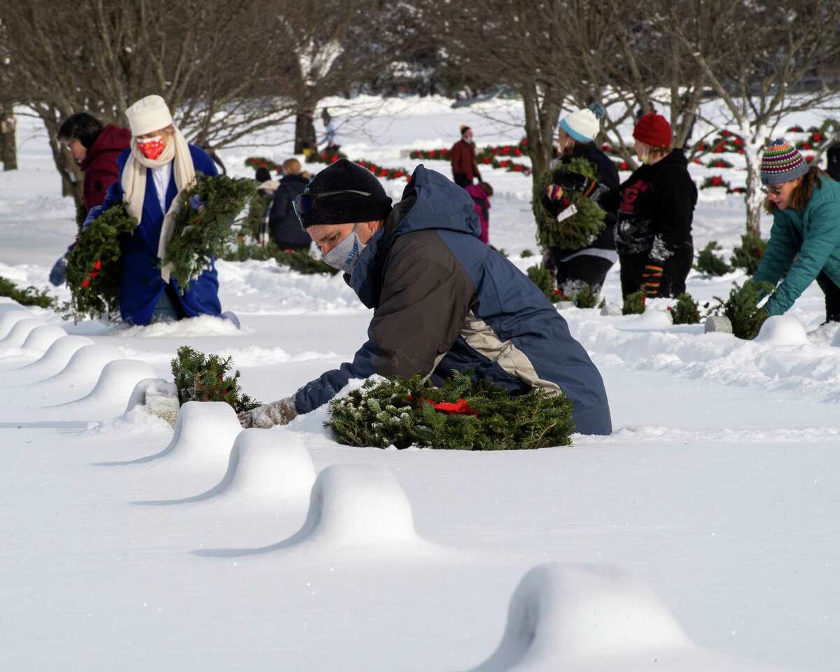 Photos: Thousands Of Wreaths Brought To Saratoga Cemetery