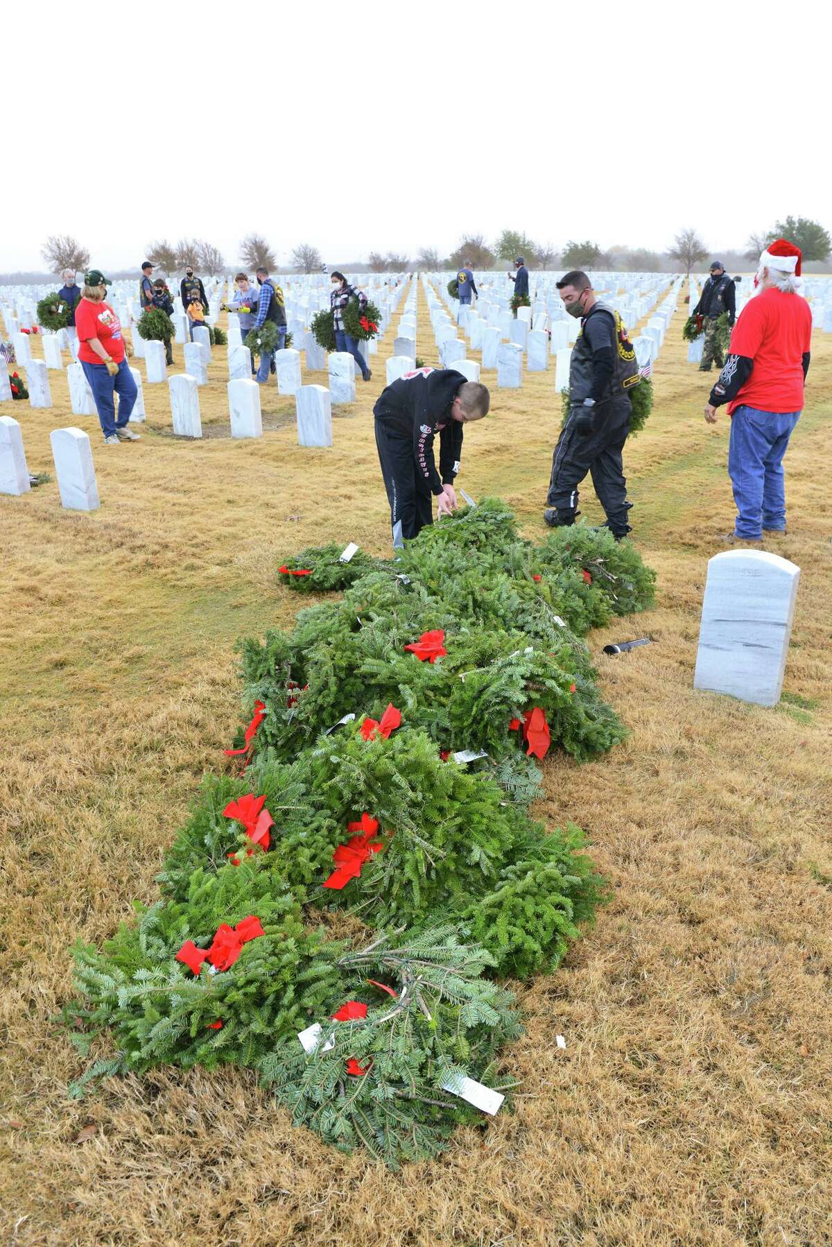 Wreaths Across America honors veterans laid to rest at Fort Sam Houston