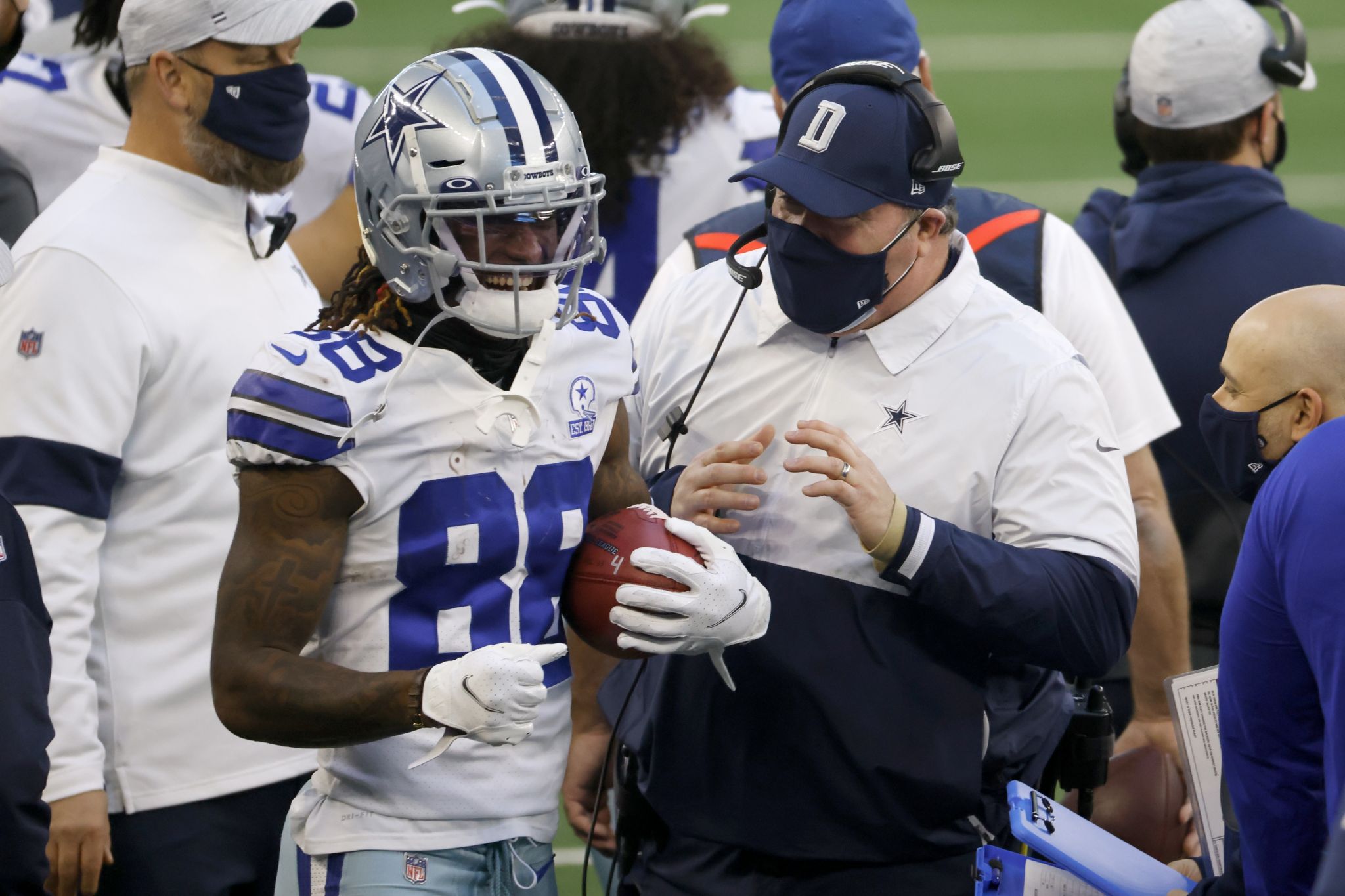 Final minute of 49ers-Cowboys featured bizarre touchdowns by CeeDee Lamb, Kendrick Bourne Final minute of 49ers-Cowboys featured bizarre touchdowns by CeeDee Lamb, Kendrick Bourne