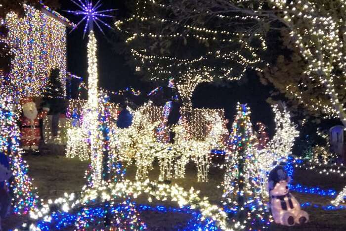 2 San Antonio-Area Homes Will Compete In 'The Great Christmas Light Fight' On Abc In 2021, From Boerne And Windcrest