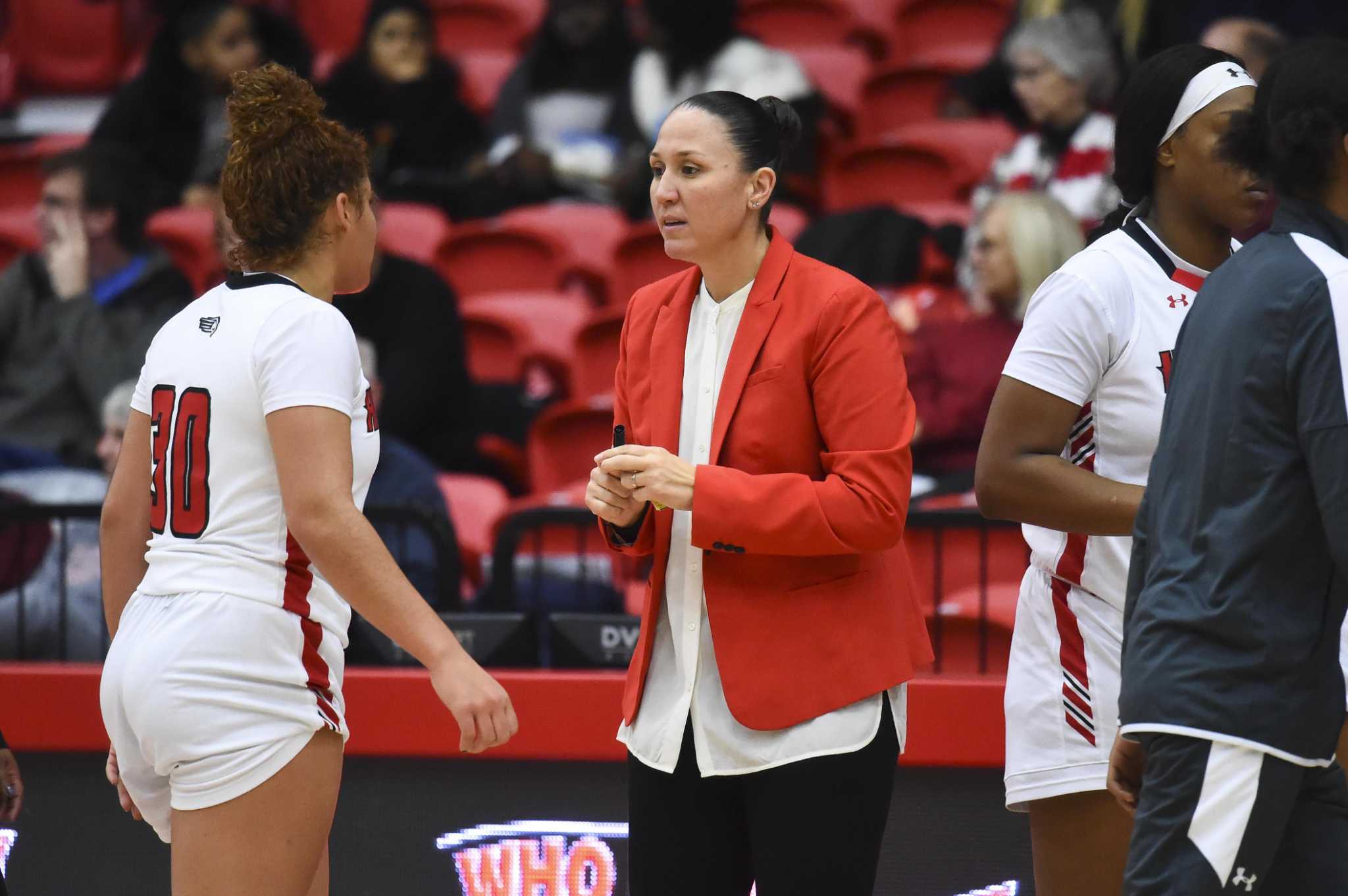 Valley on leaving Hartford for UConn Returning to ‘Mecca of