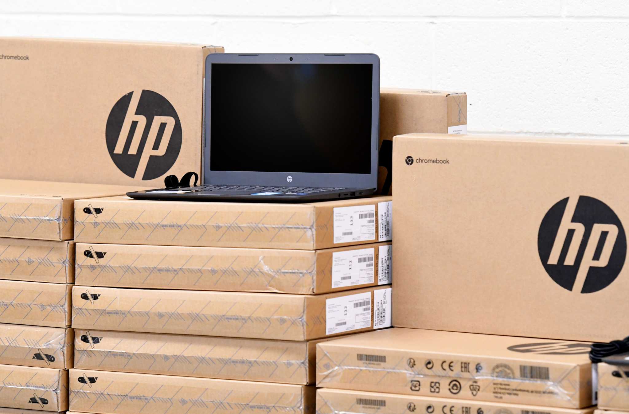 More Albany school children get laptops as second shipment arrives - Vimarsana News