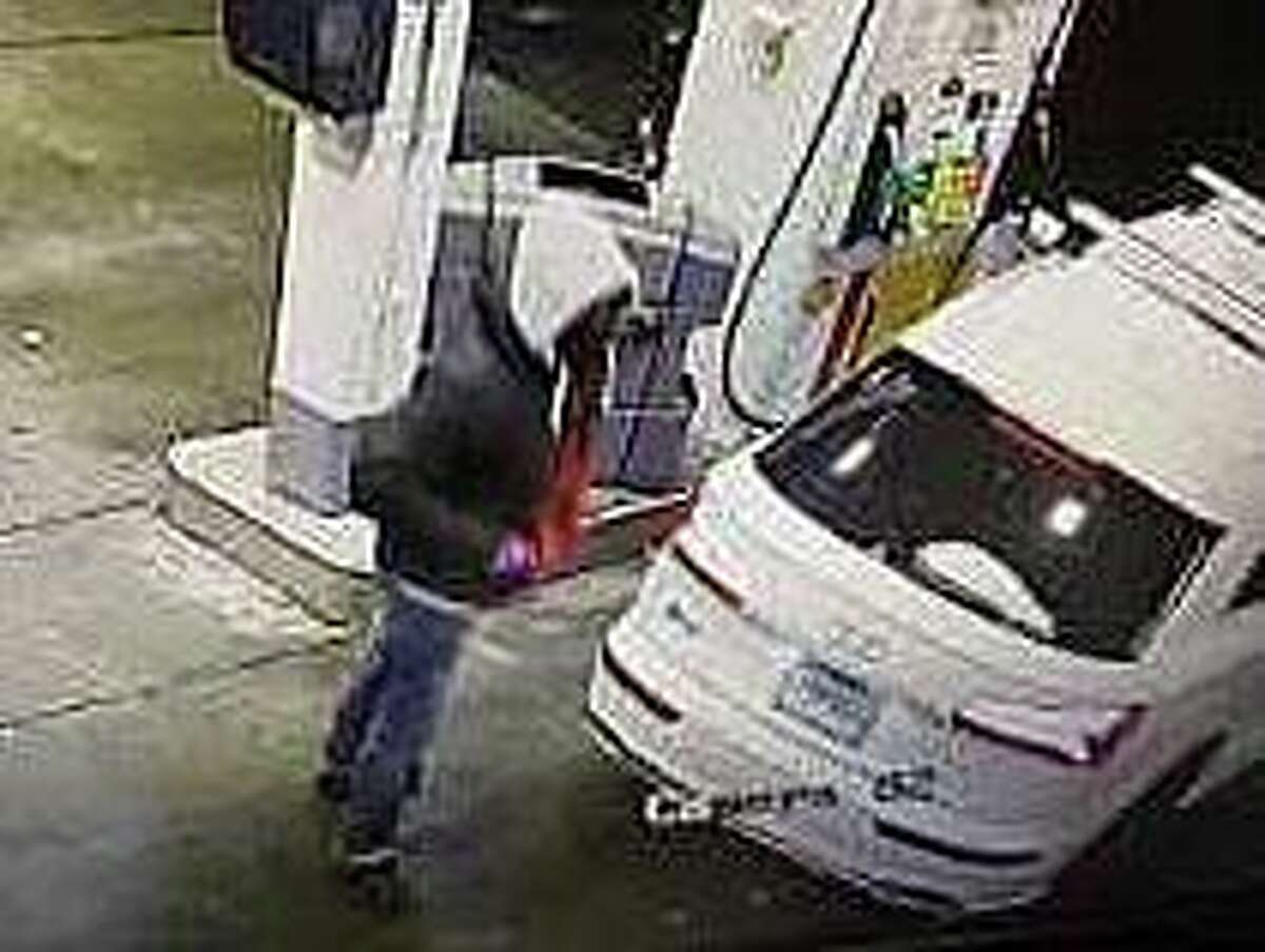 Police Gas station clerk assaulted during armed robbery in Meriden