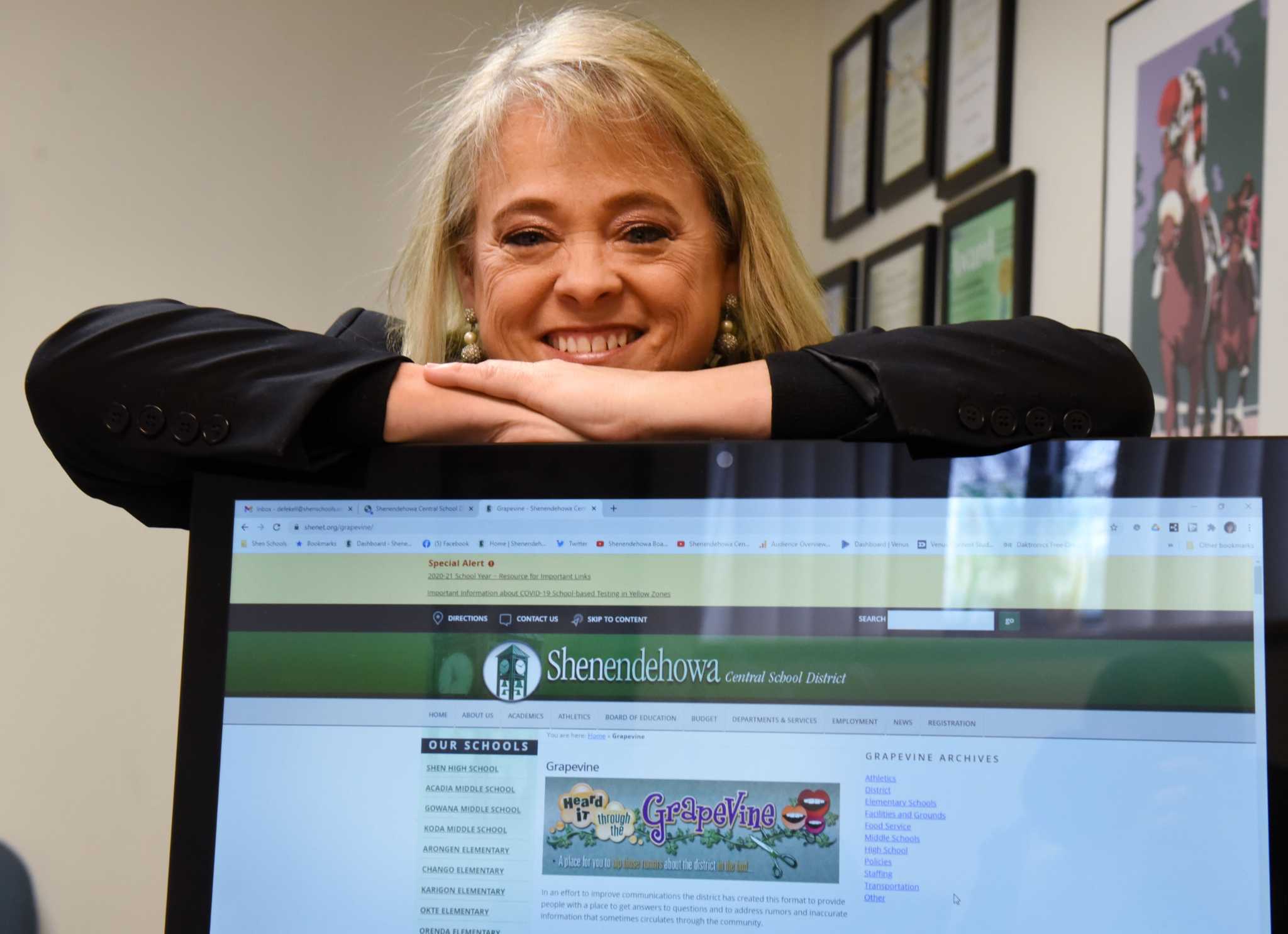 Shenendehowa's 'Grapevine lady' Kelly DeFeciani is retiring - Vimarsana News