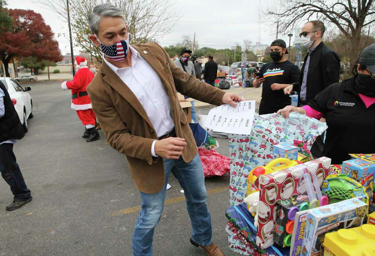 Christmas is saved after San Antonio donates 2,000+ toys after
