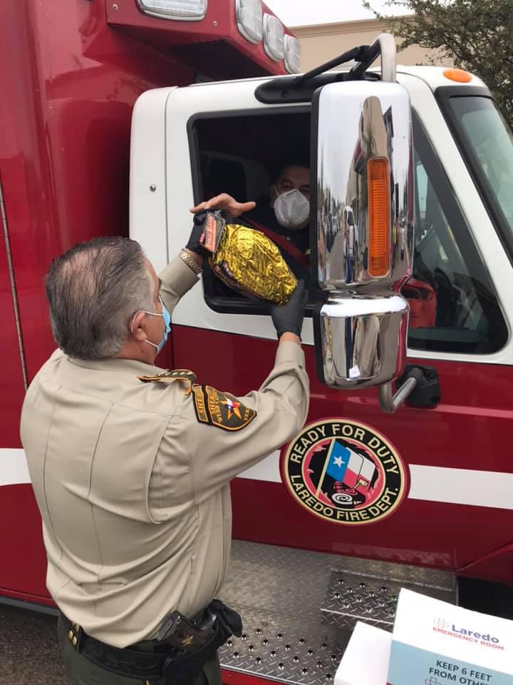 Sheriff's Office holds ham giveaway, swears in deputies - Vimarsana News
