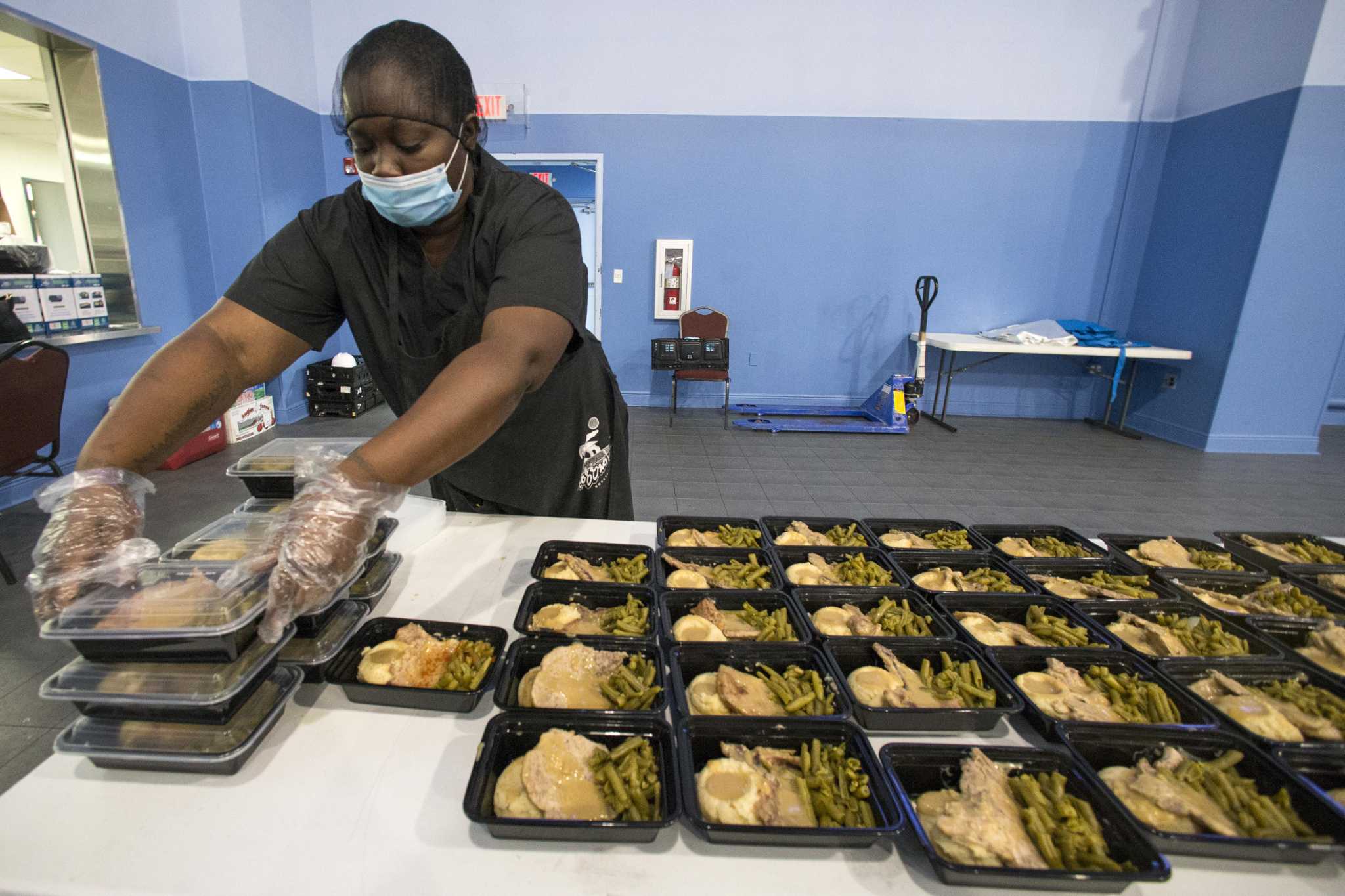 Houston restaurants, churches pair up to boost business and feed those in need - Vimarsana News