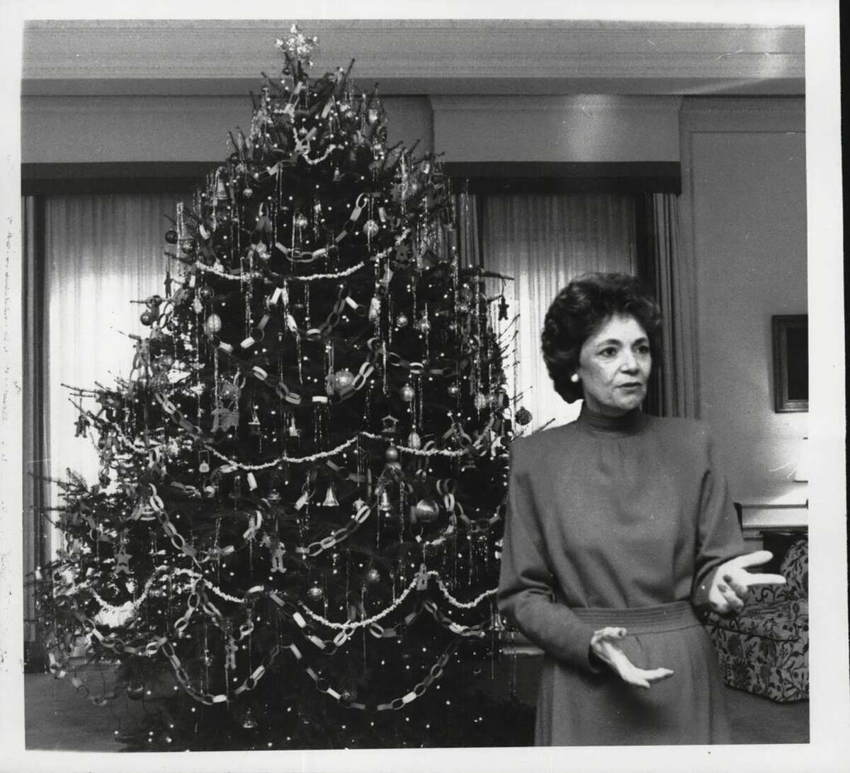 Matilda Cuomo at the New York Governor's Mansion on Dec. 17, 1985. (Roberta Smith/Times Union Archive)
