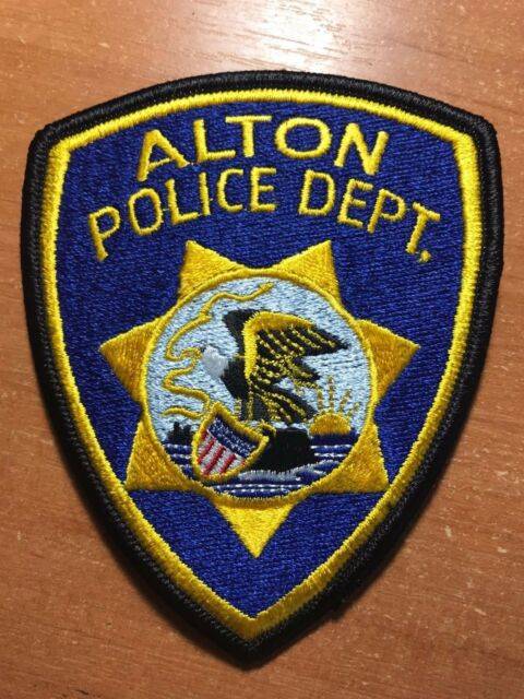 Alton man faces drug, weapon charges after fleeing police - Vimarsana News